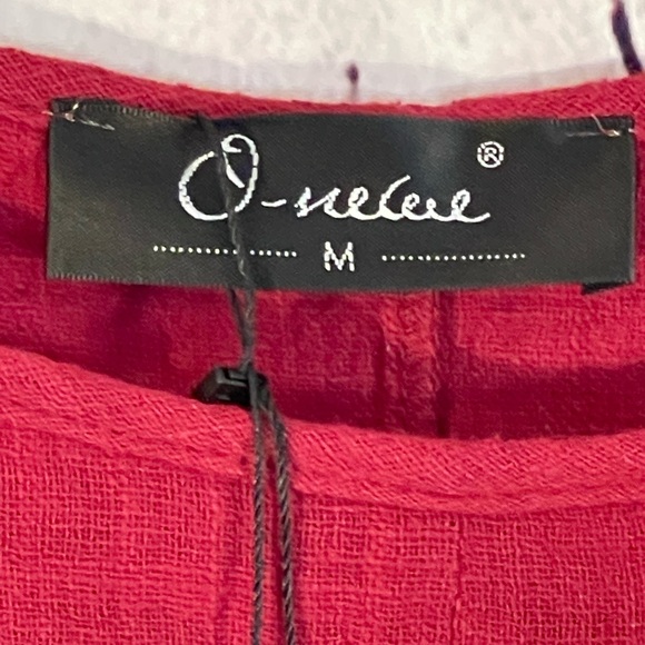 Women's NWT Oneine New Elegance Burgundy Top Size M - Picture 3 of 9